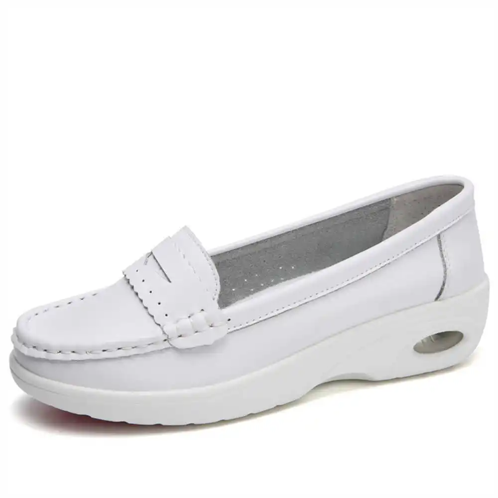 Thick Sole Slipon White Traine - đánh giá và giá Office Tech Outfits