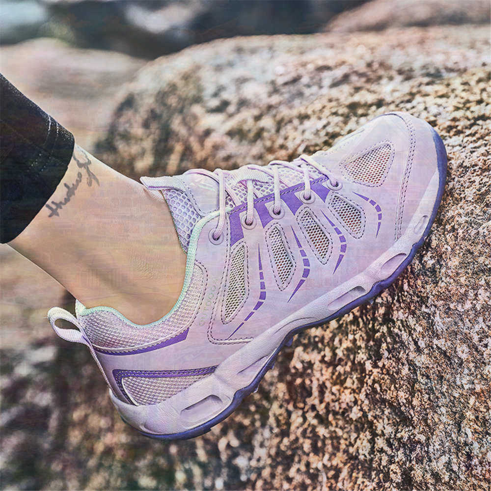 Sumer Round Tip Silver Sneaker - đánh giá và giá Office Tech Outfits